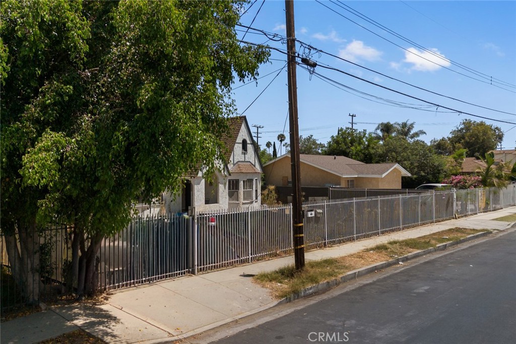 6824 Tyrone Property Photo 5