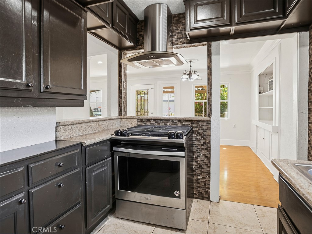 319 W Windsor Road Property Photo 3