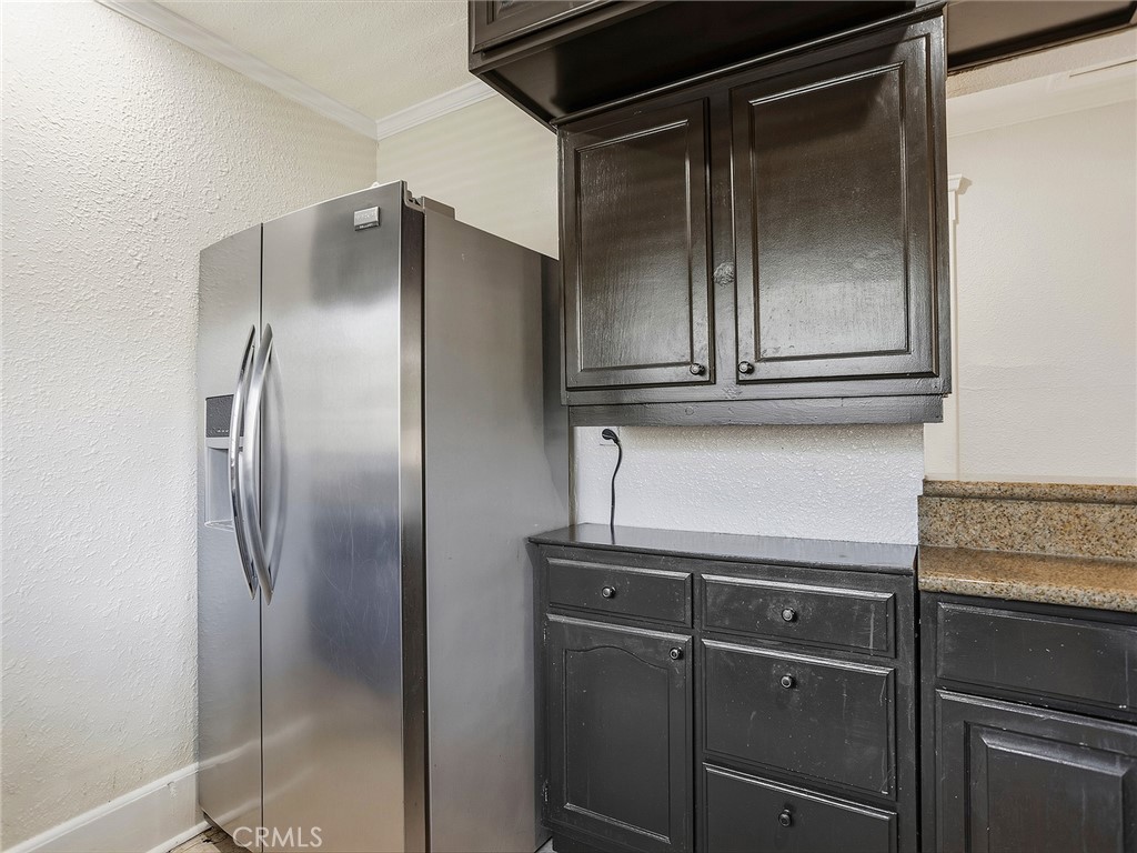 319 W Windsor Road Property Photo 5