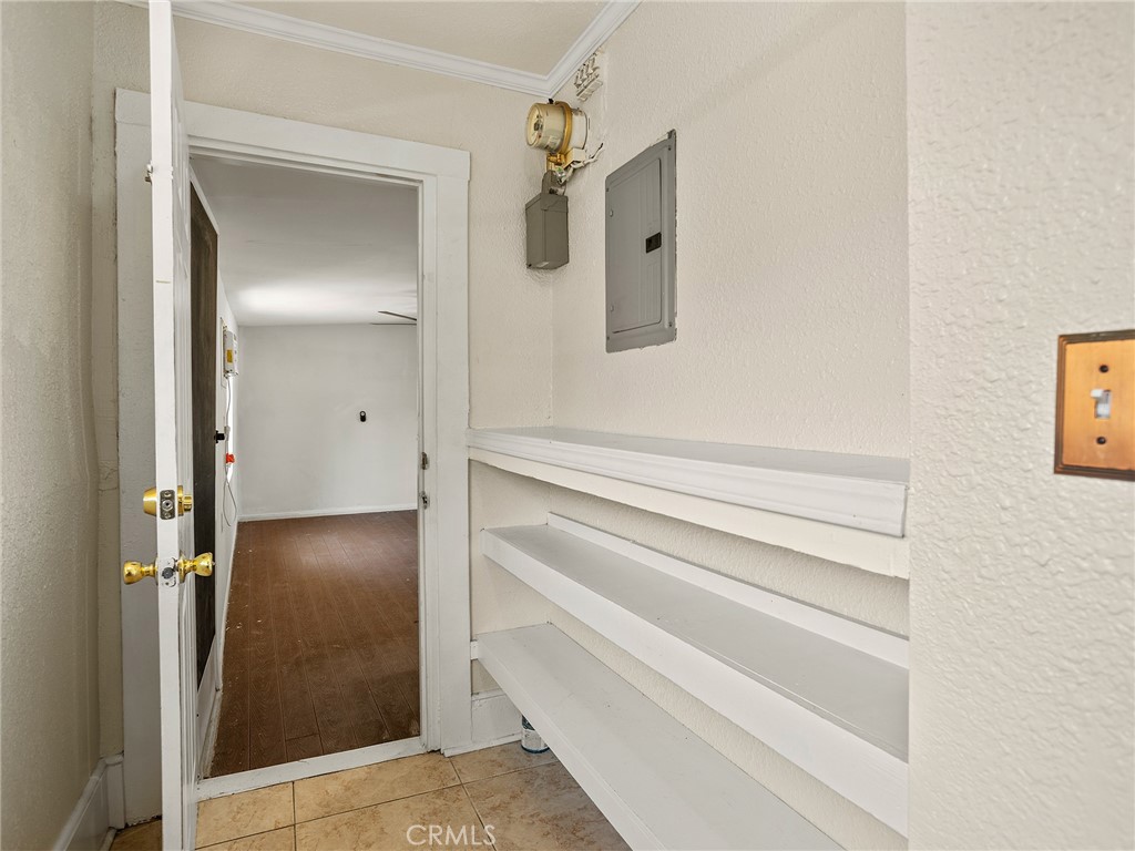 319 W Windsor Road Property Photo 6