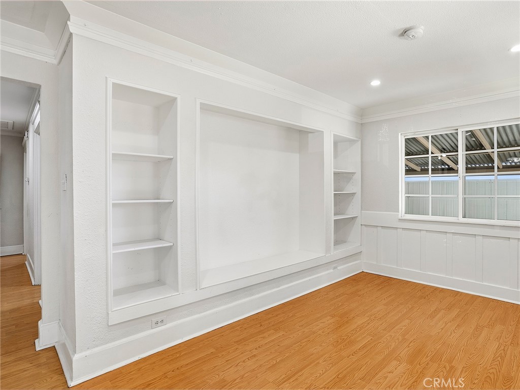 319 W Windsor Road Property Photo 10