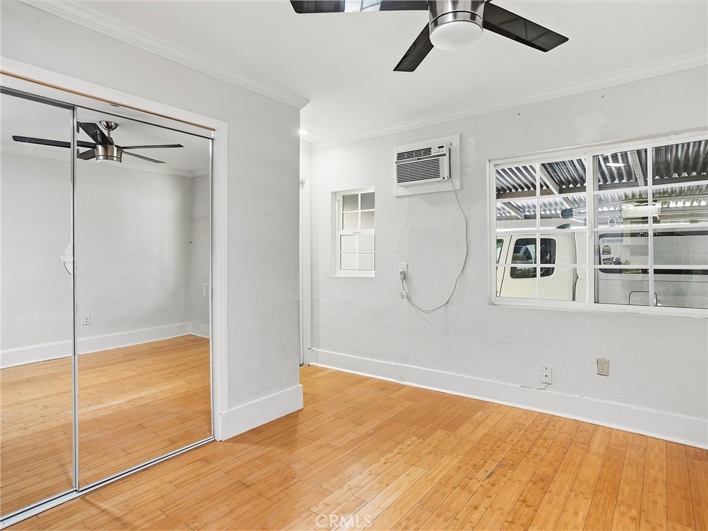 319 W Windsor Road Property Photo 11