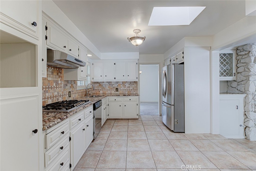 1954 Bel Aire Property Photo 6