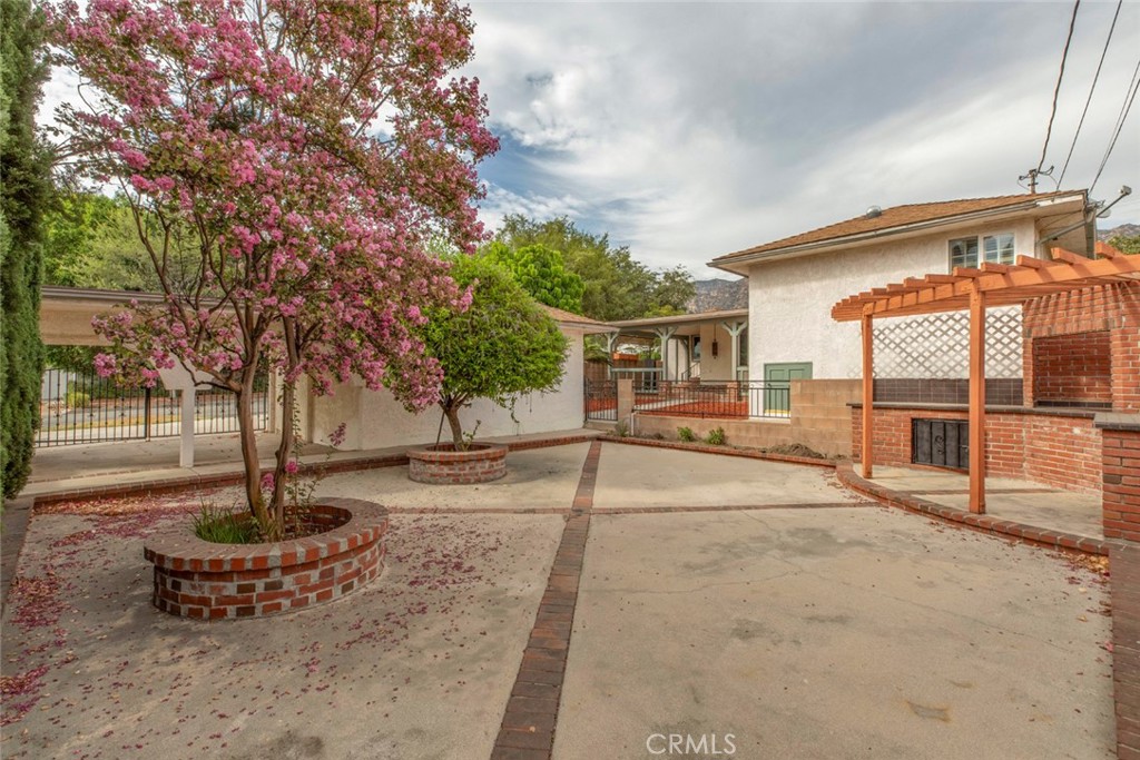 1954 Bel Aire Property Photo 26