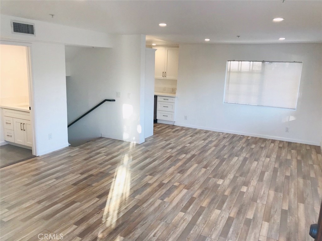 14253 Gilmore Street A Property Photo 2