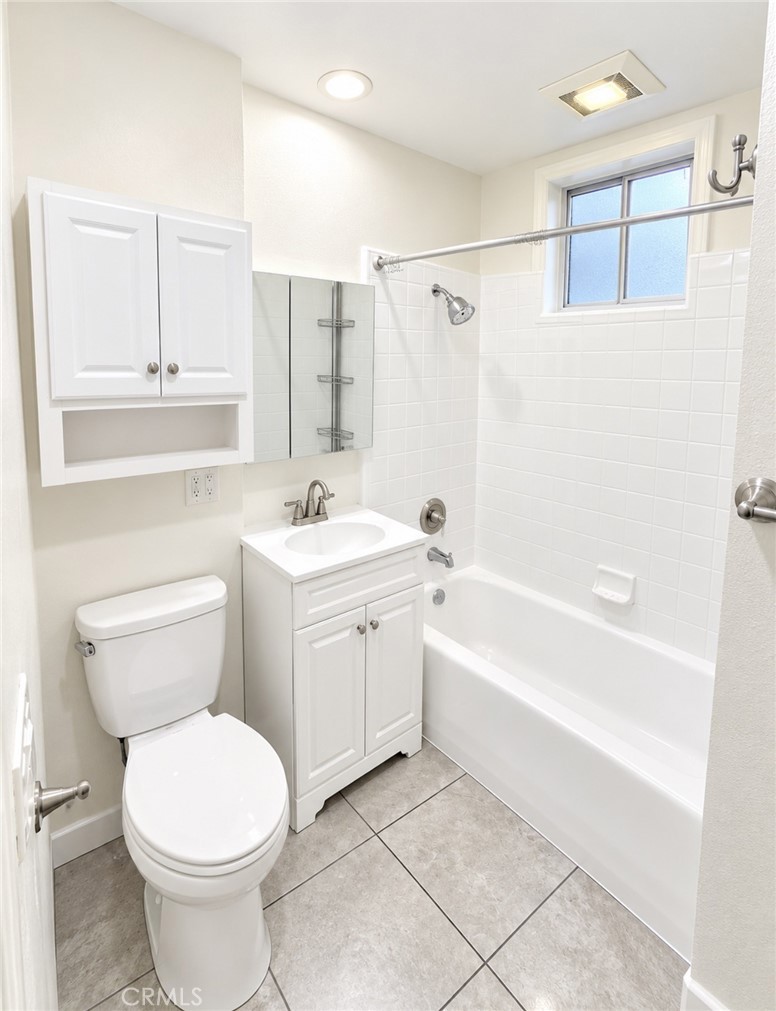 1715 N Glenoaks Boulevard Property Photo 11