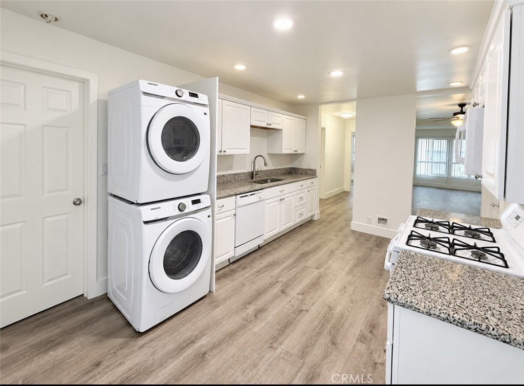 1715 N Glenoaks Boulevard Property Photo 12