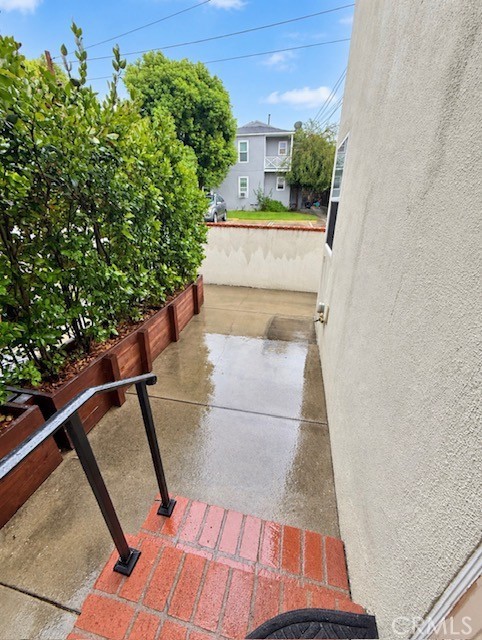 1715 N Glenoaks Boulevard Property Photo 16