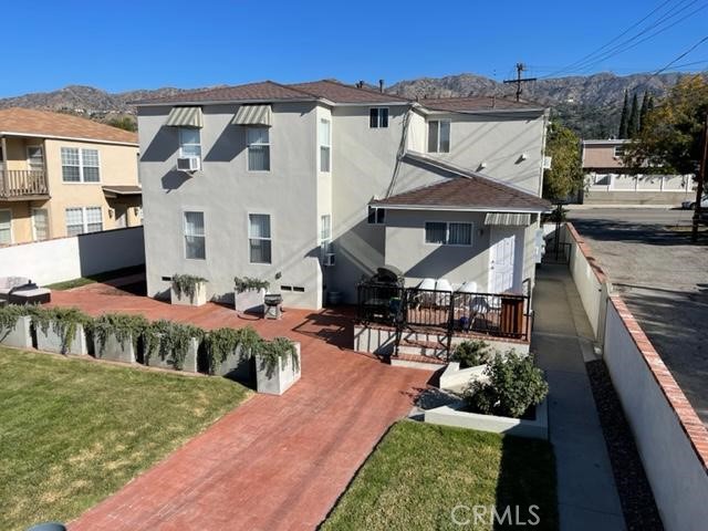 1715 N Glenoaks Boulevard Property Photo 17