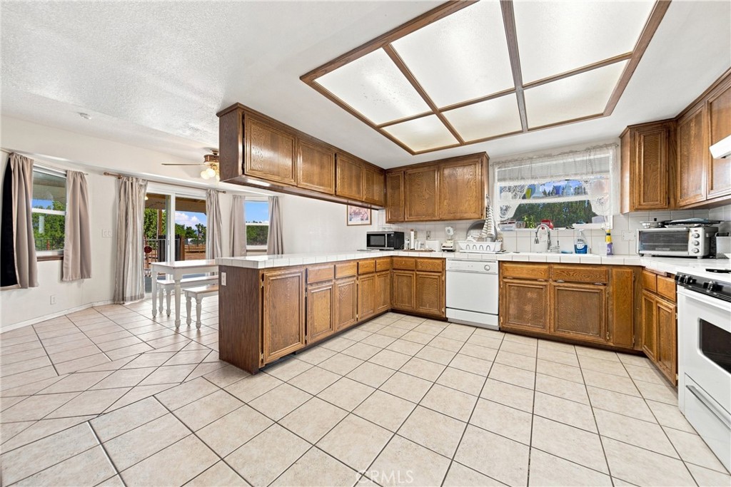 8609 Maple Property Photo 8