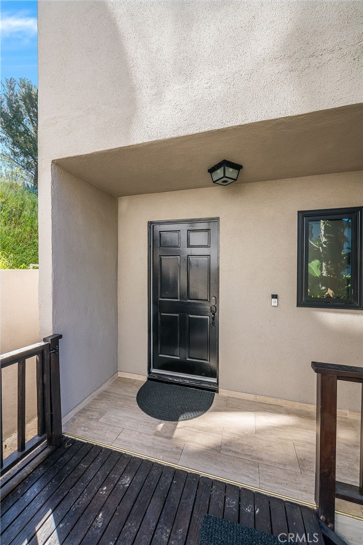 1800 Silverwood Terrace Property Photo 4
