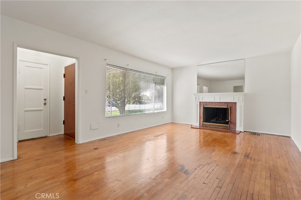 1815 W Riverside Drive Property Photo 3