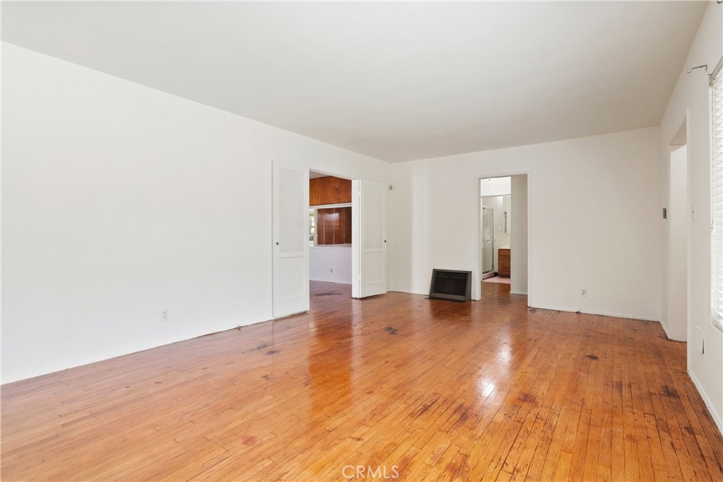 1815 W Riverside Drive Property Photo 5