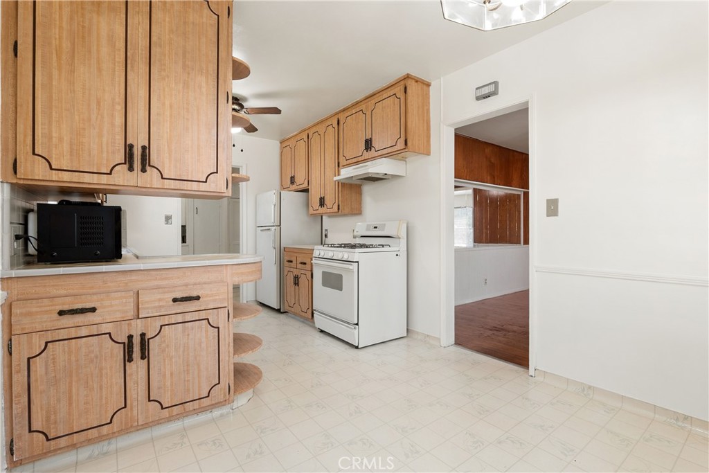 1815 W Riverside Drive Property Photo 9