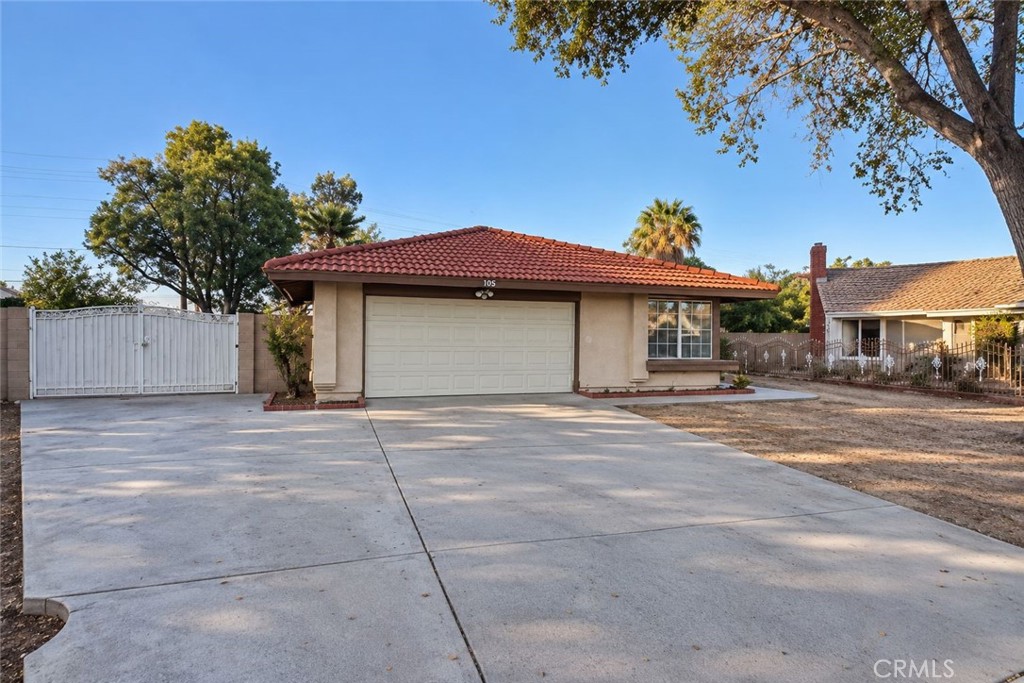 105 S Lamarr Property Photo 2