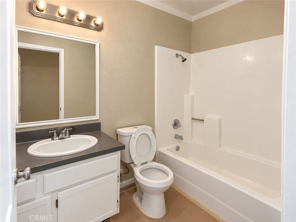 105 S Lamarr Property Photo 8