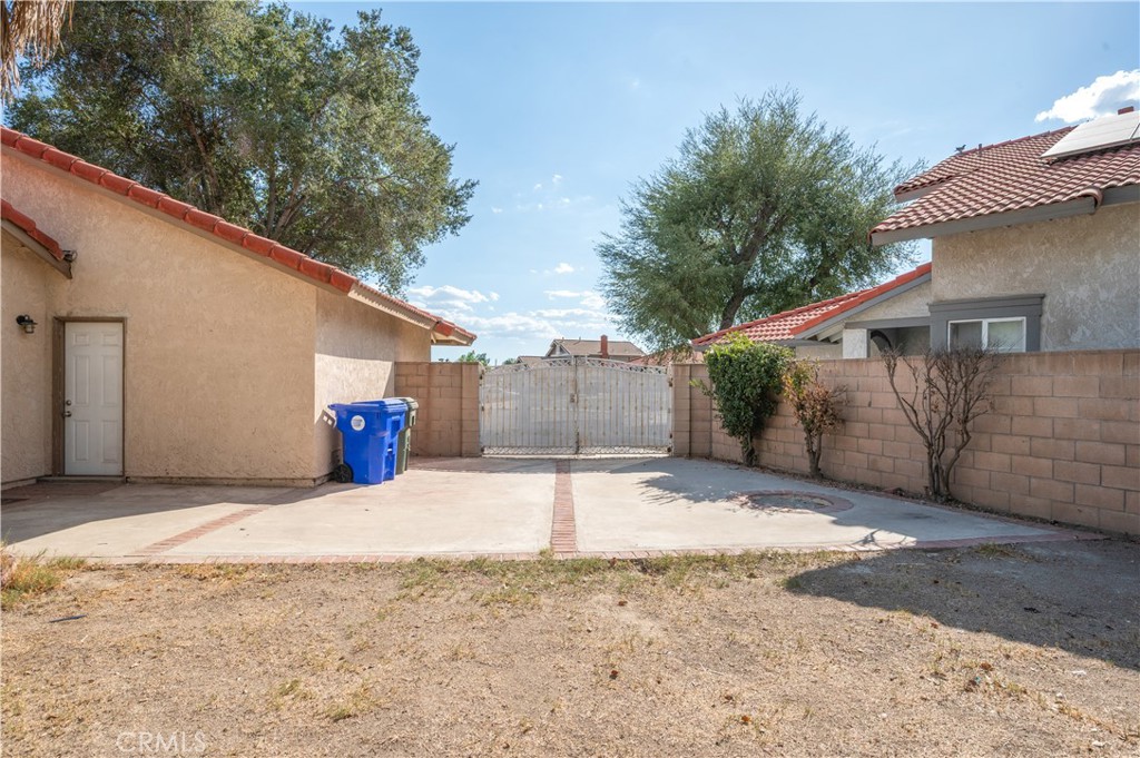 105 S Lamarr Property Photo 26