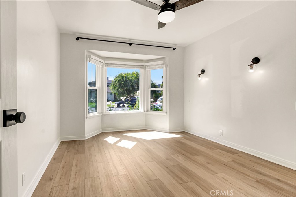 351 W Elm Street Property Photo 10