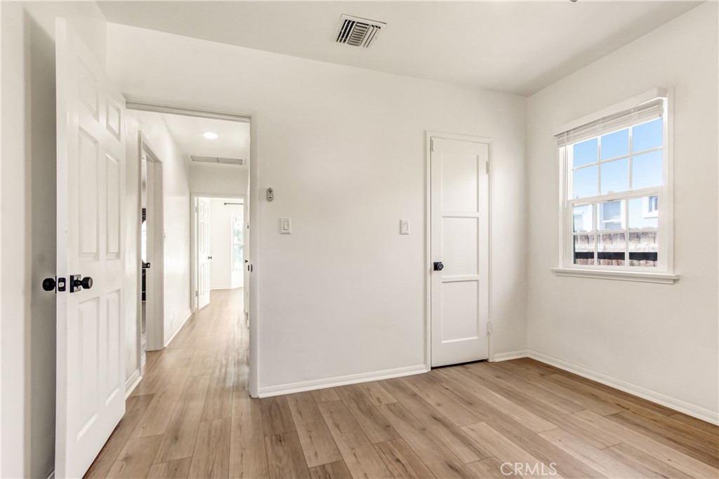 351 W Elm Street Property Photo 12