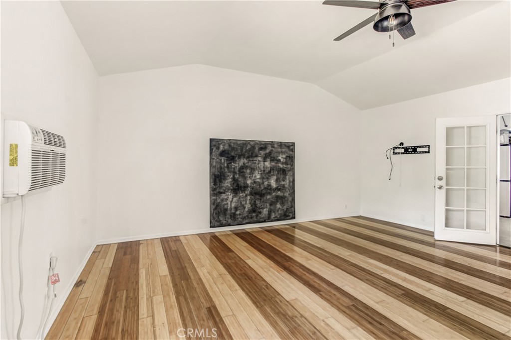 351 W Elm Street Property Photo 18