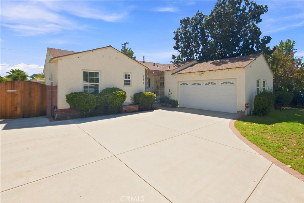 10108 Columbus Property Photo