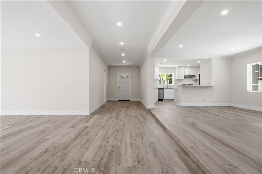 10227 Mcvine Property Photo 3