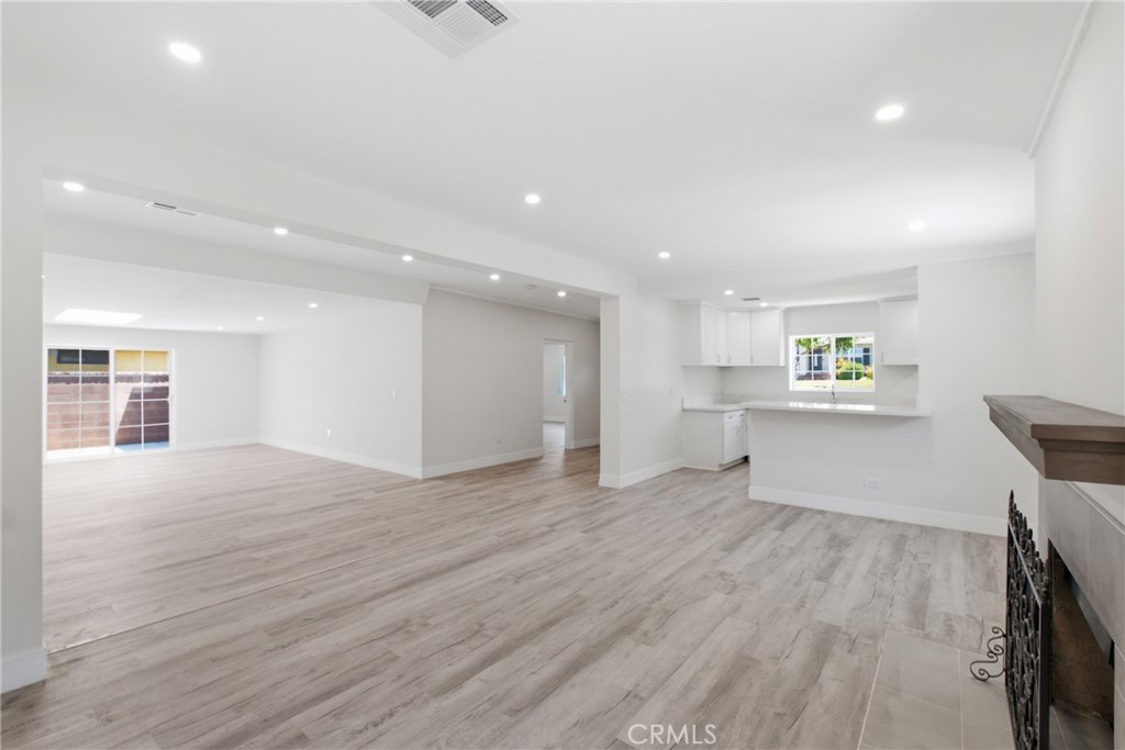 10227 Mcvine Property Photo 6