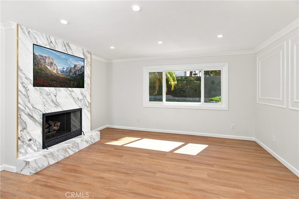 1159 Oak Knoll Terrace Property Photo 5