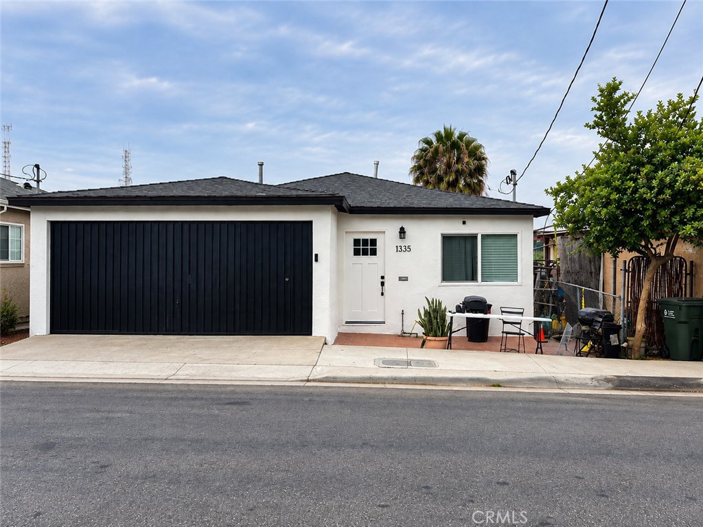 1335 Helen Property Photo 1