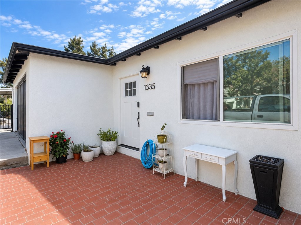 1335 Helen Property Photo 2