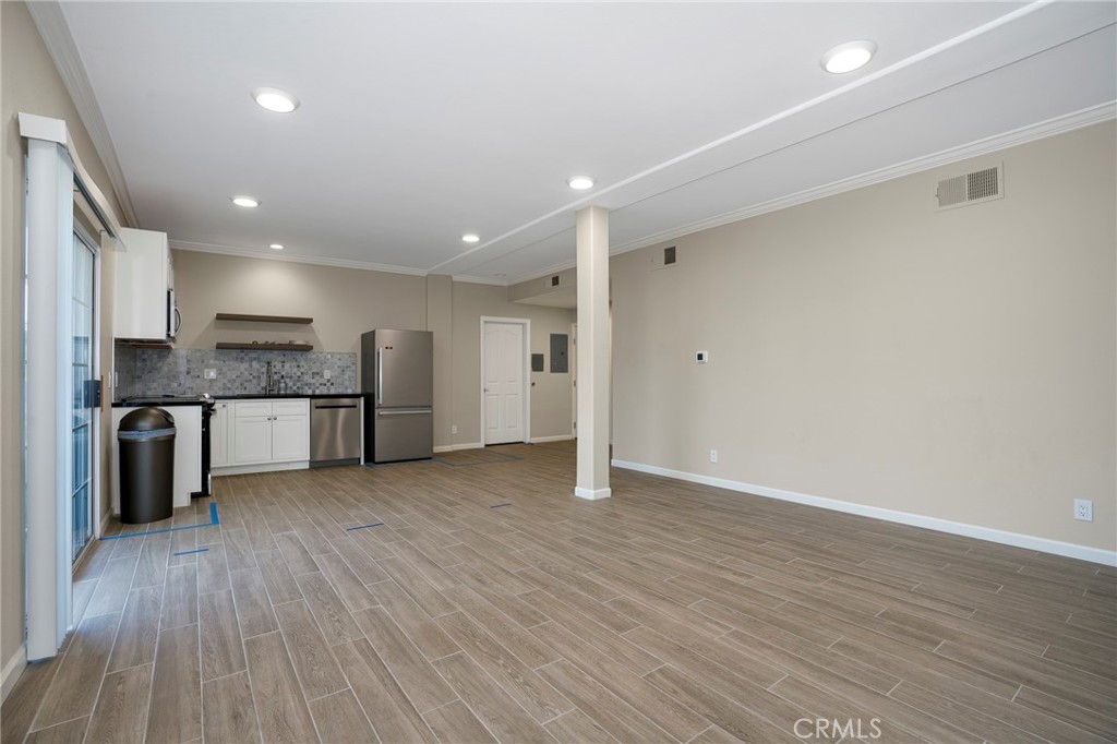 14415 Benefit Street 101 Property Photo 32