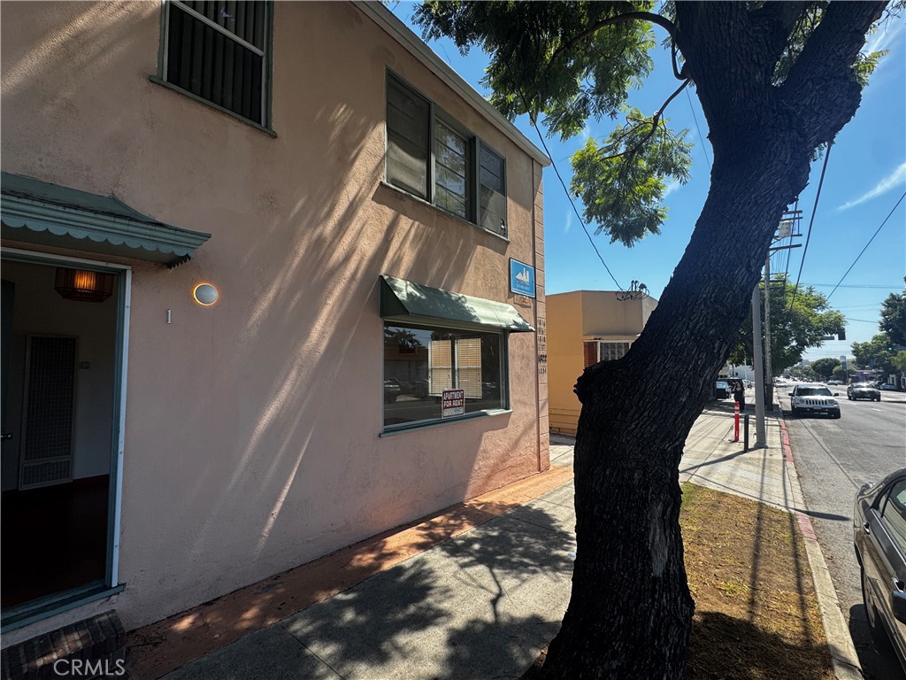 1820 Hillhurst Avenue Property Photo 1