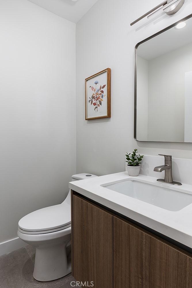 2822 Rowena Avenue B Property Photo 9