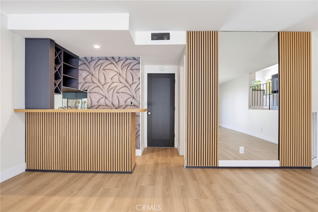 6627 Columbus Avenue Property Photo 25