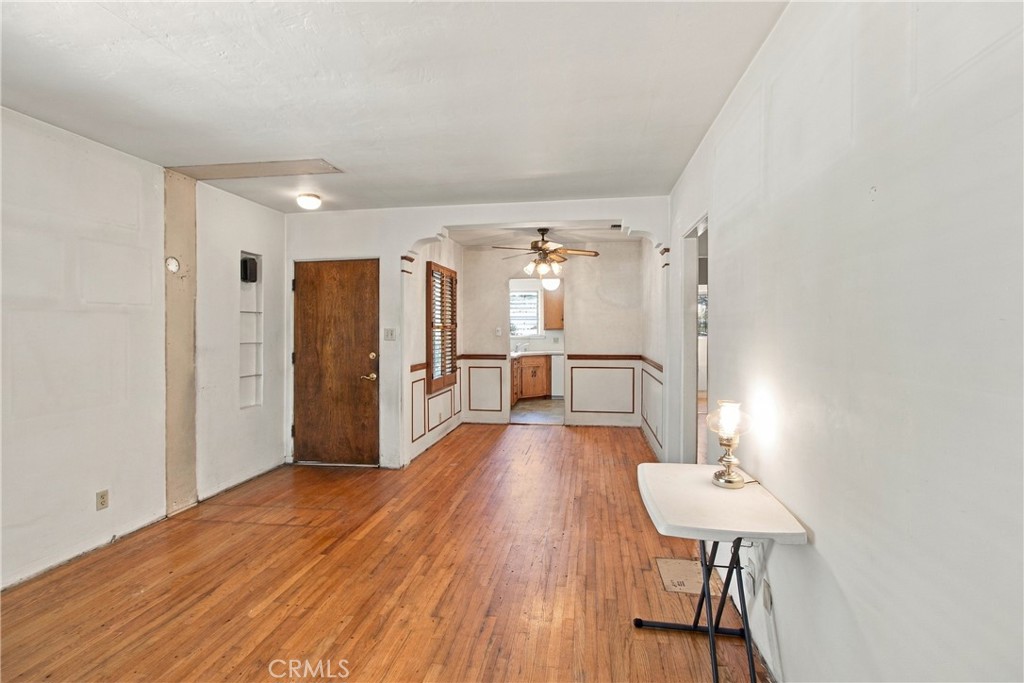 2043 N Maple Property Photo 3