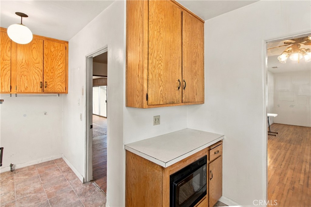 2043 N Maple Property Photo 10