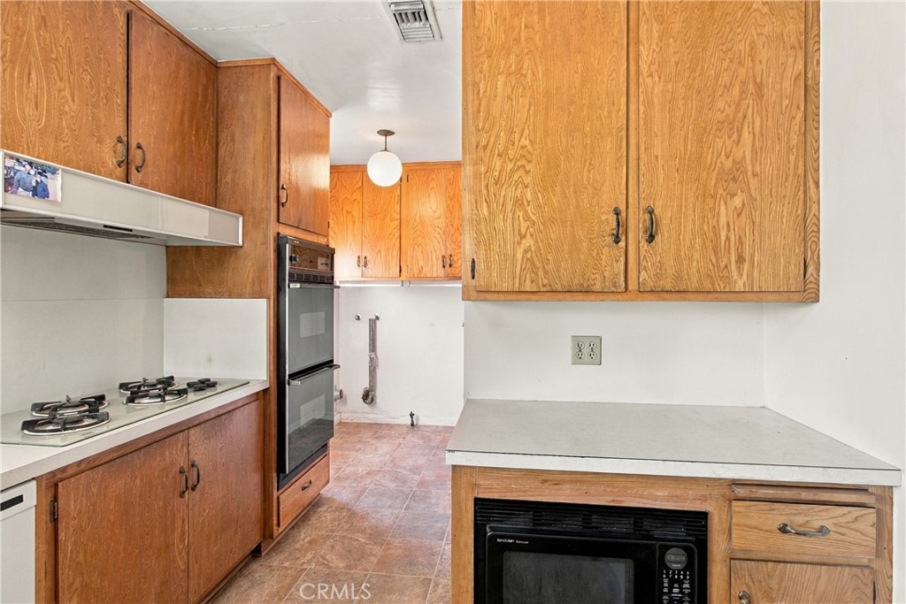 2043 N Maple Property Photo 11