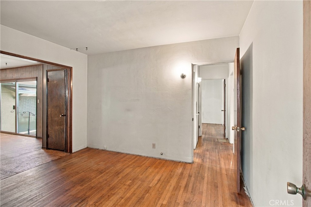 2043 N Maple Property Photo 14