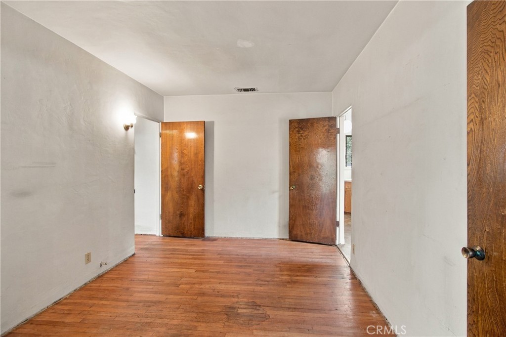2043 N Maple Property Photo 16