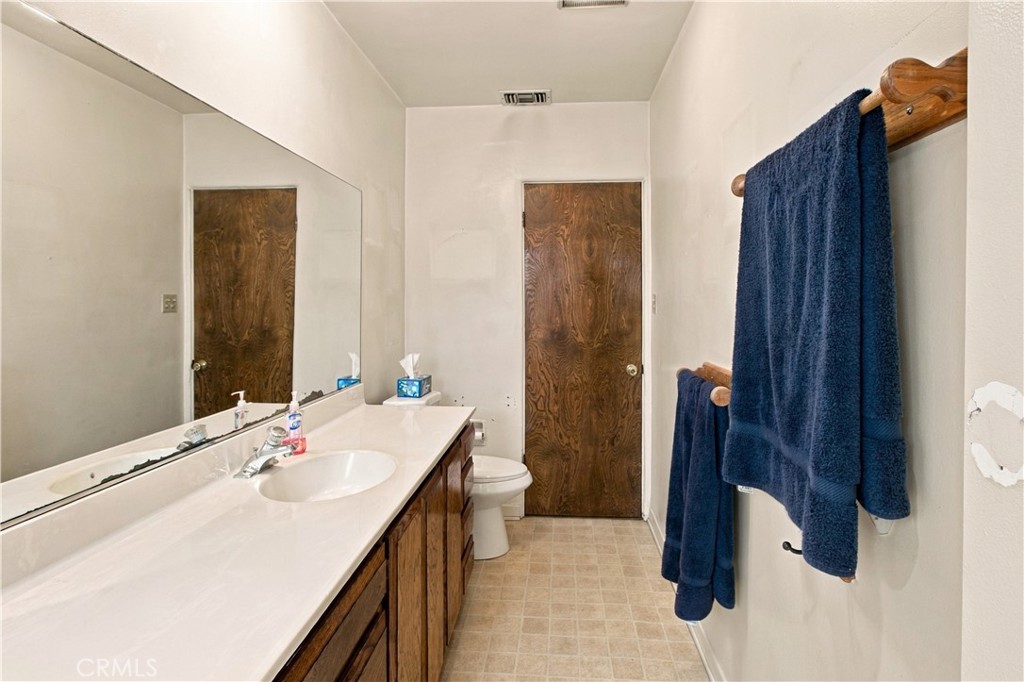 2043 N Maple Property Photo 19
