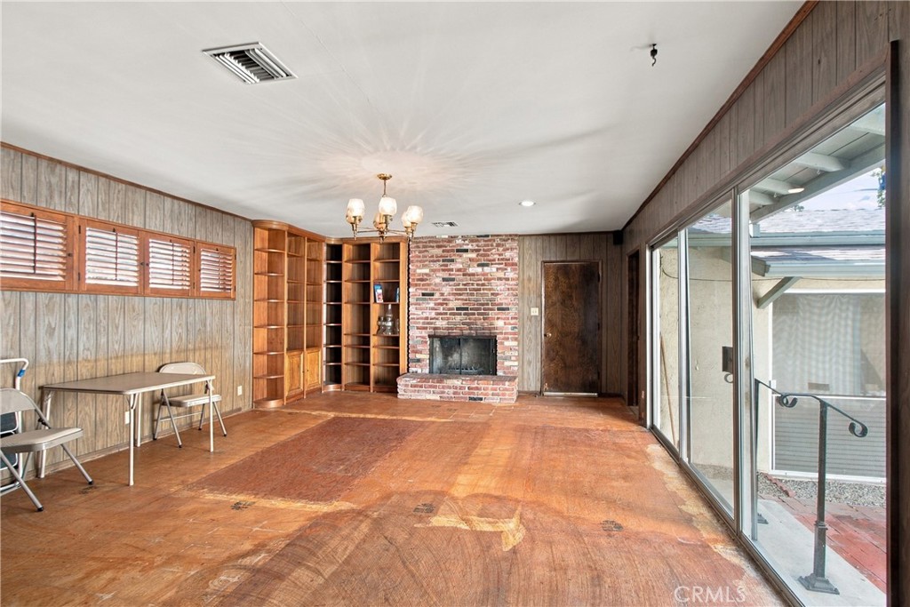 2043 N Maple Property Photo 27