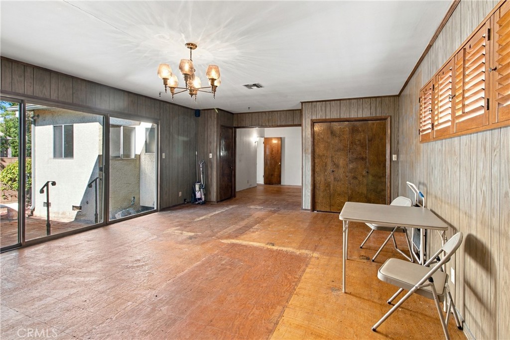 2043 N Maple Property Photo 30
