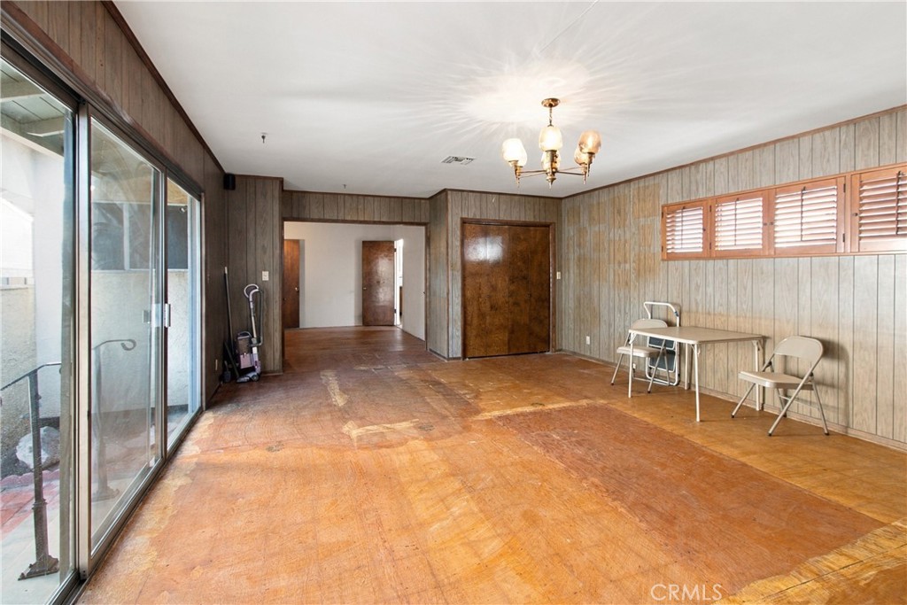 2043 N Maple Property Photo 31