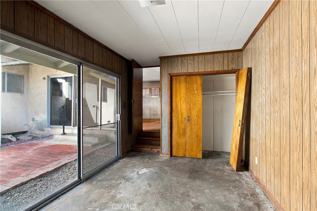 2043 N Maple Property Photo 32