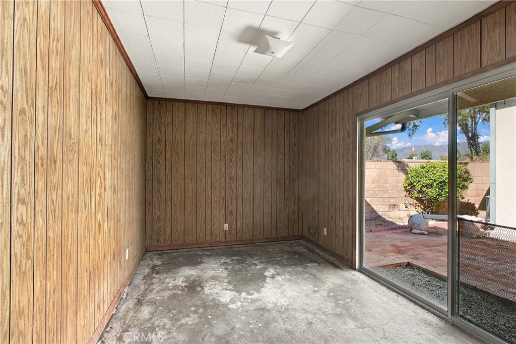 2043 N Maple Property Photo 33