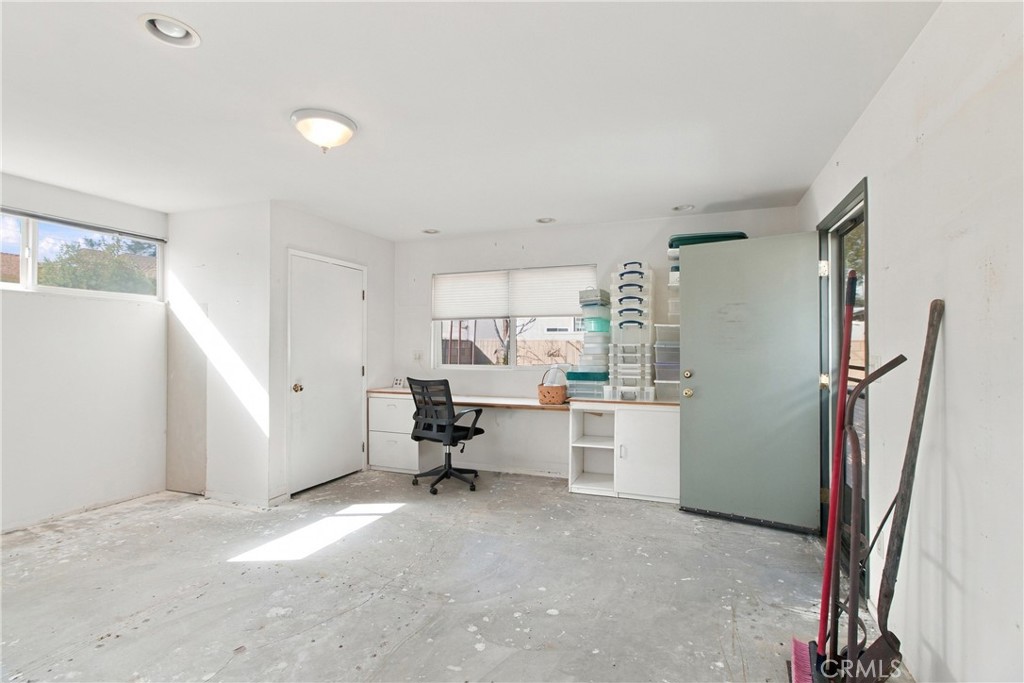 2043 N Maple Property Photo 35
