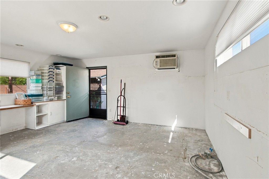 2043 N Maple Property Photo 36
