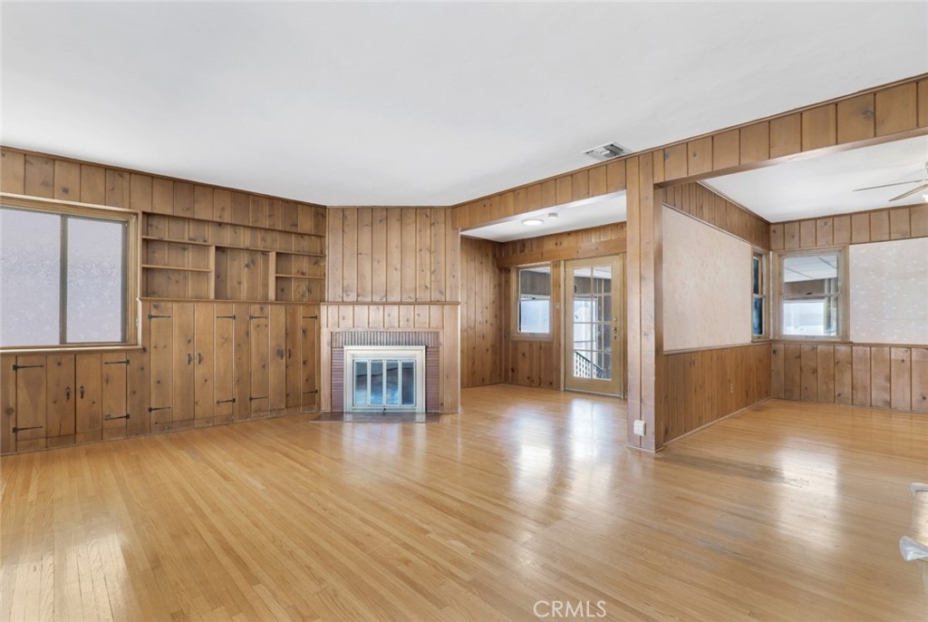 141 S Beachwood Drive Property Photo 7