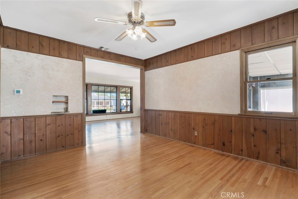 141 S Beachwood Drive Property Photo 10