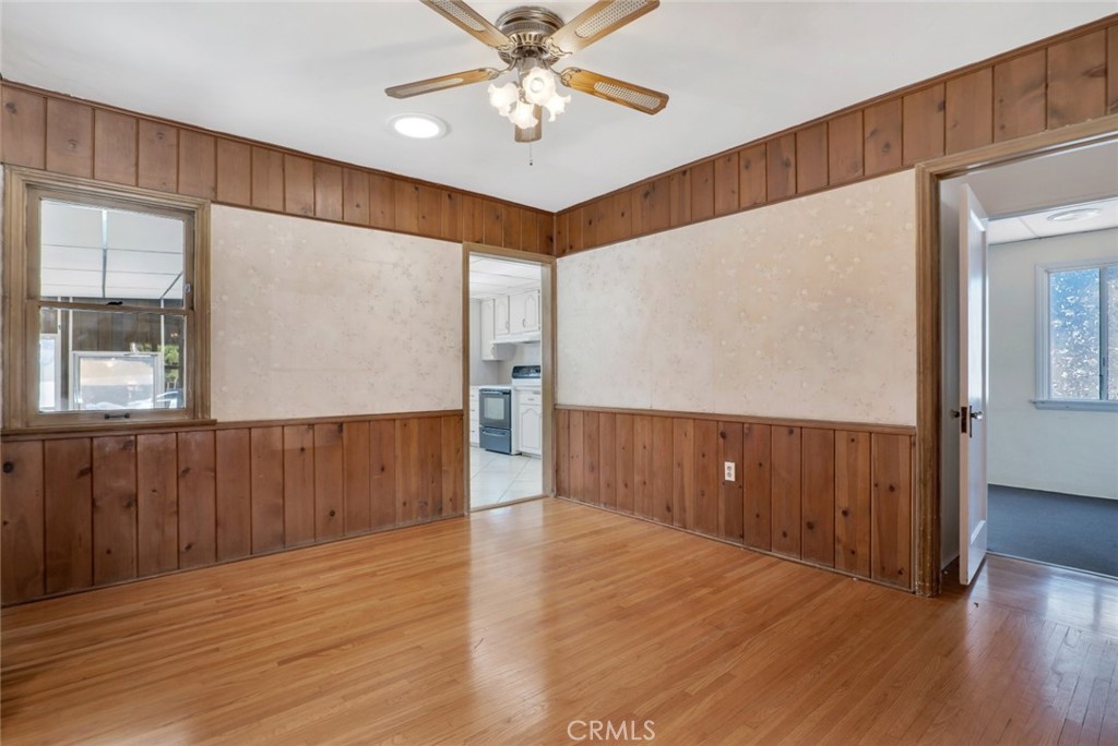 141 S Beachwood Drive Property Photo 11